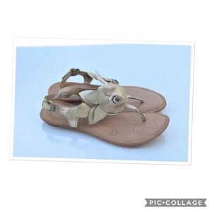 Born sandals